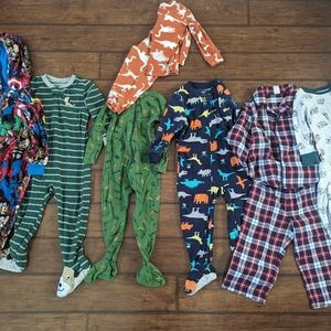 Boys size 2T winter pajama bundle